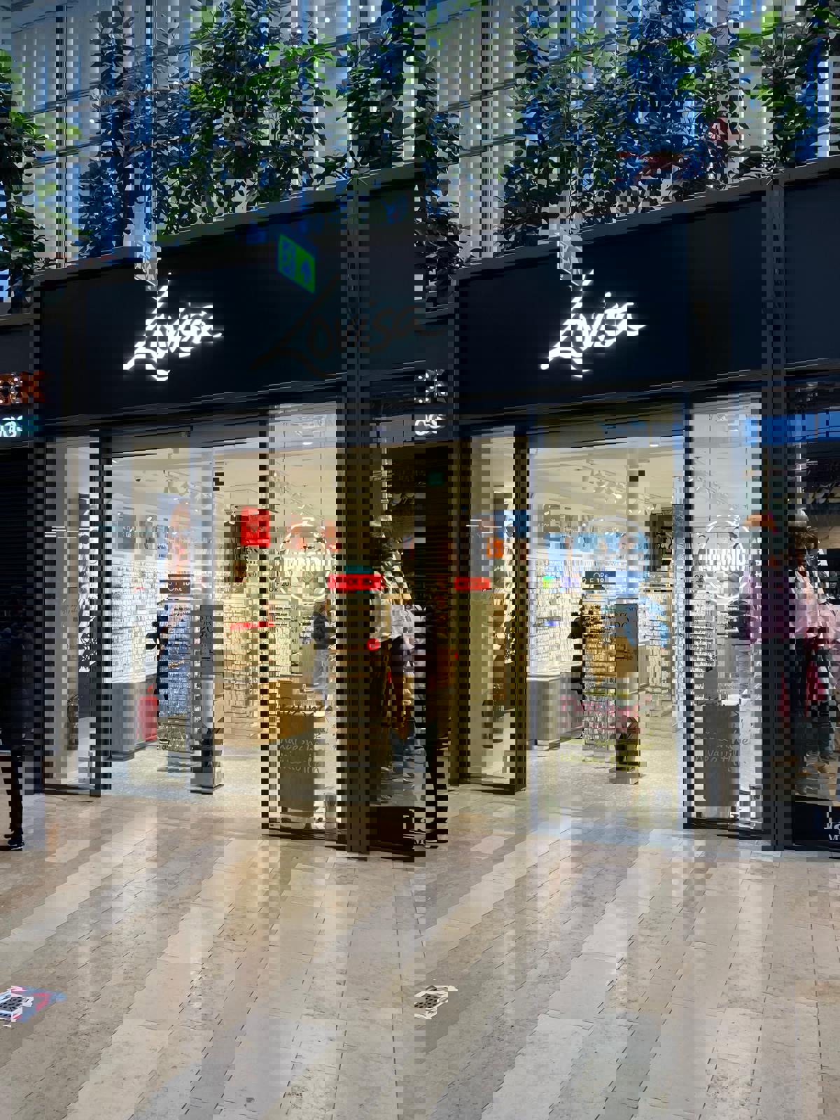 Lovisa Foto Van A.S.R.