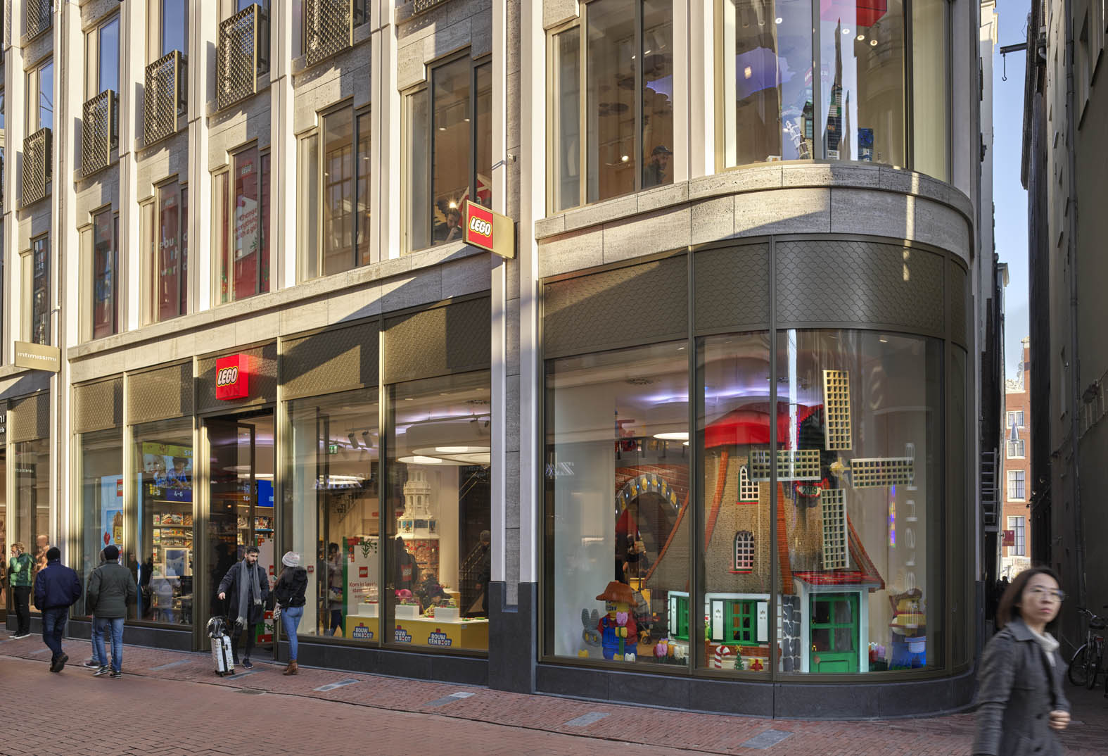 LEGO Kalverstraat ASR Dutch Prime Retail Fund