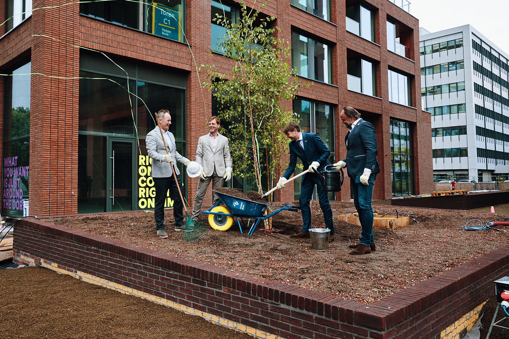 LW Beemflights COD SPOT 11092025 0308 Web